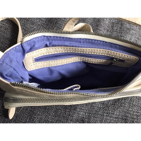 • Beige crossbody • built in cardholder - Picture 5 of 7